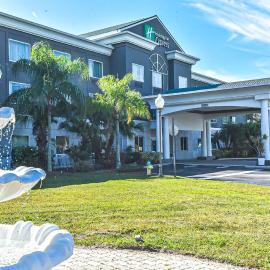 Holiday Inn Express & Suites Cocoa by IHG, hotel i Cocoa