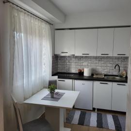 SLEEP & GO, hotel a Surčin