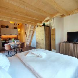 das herzstück - Schaubrennerei, Hausbrauerei & Apartments, hotel em Burghaslach