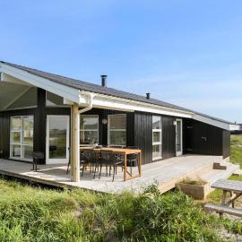 Stunning Home In Harboøre With Wifi, hotel a Harboør