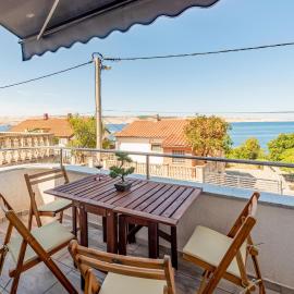 Gorgeous Apartment In Prizna With Wifi, hotell i Prizna