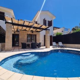 Villa Nausicaa private pool & hot tub, Aphrodite Hills Golf Resort, hôtel à Kouklia