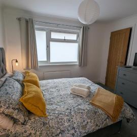 Chy Lowen Private rooms with kitchen, dining room and garden access close to Eden Project & beaches