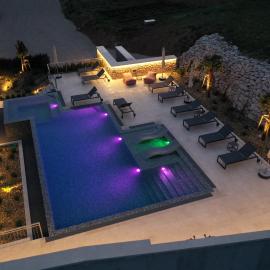 Grey House, hotel sa Bol