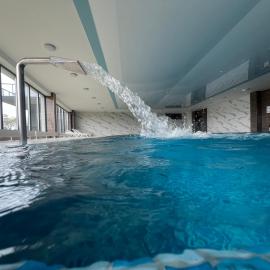 Apartament Dziwnów White & Gold, hotel u gradu Dživnov
