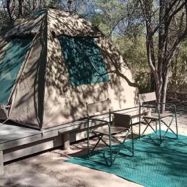 Hyenas howl campsite, hotel di Muchenje