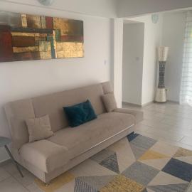 F3 dans maison individuelle avec jardin arboré, hotel in Le Lamentin