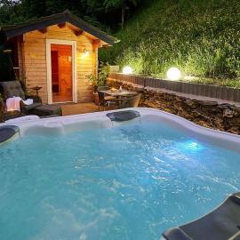 Ferienhaus mit Privaten Spabereich, Hotel in Bernkastel-Kues