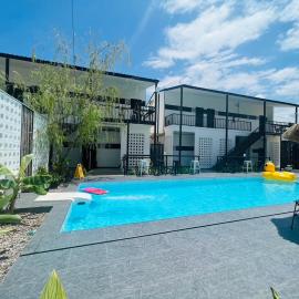 Penguin Villa Resort & Bistro