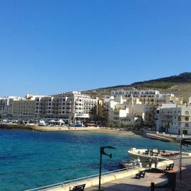 Attard Seafront Apartment 2 in Marsalforn, hotel v destinácii Żebbuġ