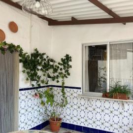 Welcoming House in Albuñol with Mountain Views, hotel i Albuñol
