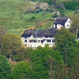 Ferienhaus Rurblick、ジンメラートのホテル