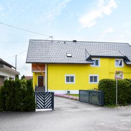 Ferienwohnung Dreiländereck - Villach Land - Faaker See, Hotel in Arnoldstein