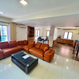 THE PENTHOUSE - MARINA COURT CONDO FAMILY 4 Bedrooms