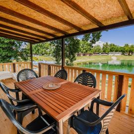 Lake View Mobile Homes with Thermal Riviera Tickets in Terme Čatež, hotel v destinácii Čatež ob Savi