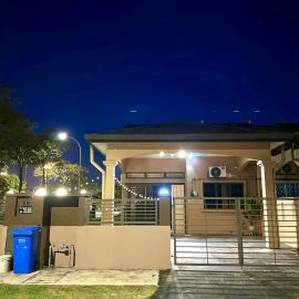 Quayside Cove Homestay - Corner House, Shah Alam Rimbayu Bandar Saujana Putra, hotel in Shah Alam