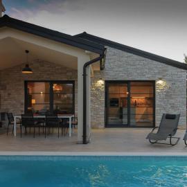 Beautiful Villa Regina with private pool near the sea by WiiBuk, Hotel in Šišan