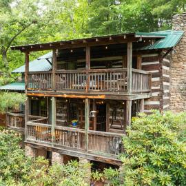 Old Chestnut Cabin; walk to Lake Junaluska