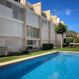Magnifico dúplex playa-puerto, piscina, parking