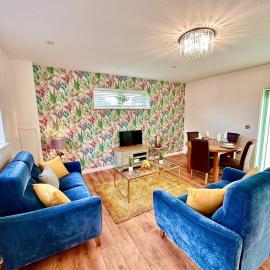 Rabbit Meadow Lodge - Sleeps up to 4 people, Hotel in Usk