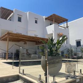 Sohoros Luxury Suites, hótel í Skhoinoussa