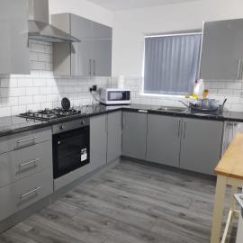Two Bedroom Apartment at Oldbury with side road parking