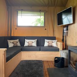 Ecosse Glamping، فندق في Crossford