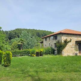Stone Villa with Sea View, hotel in Nea Roda