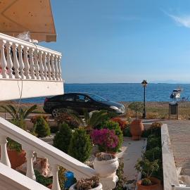 Vacation House Rental 20m From the Beach, hotel v destinaci Gerakini
