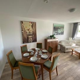 Neue Ferien Monteurwohnung mit 3 Schlafzimmer 22, hotel v destinácii Wefensleben