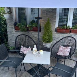 Adorable studio 20m2, hotel in Aubervilliers