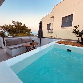 Theros Luxury Apartment, hotell sihtkohas Archangelos