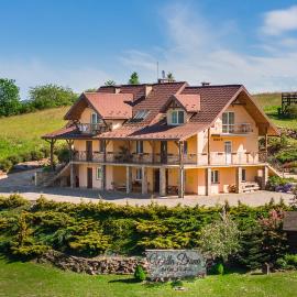 Willa Diana- z panoramą jeziora i gór w Polańczyku
