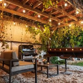 Expansive Paradise with Private Jacuzzi and Tropical Patio, отель в Понсе