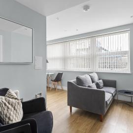 LUXURIOUS ONE BEDROOM APARTMENT IN BOND STREET