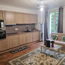 Appartement saint ouen 45M2, hotel a Saint-Ouen