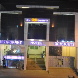 Gian Residency, hotel sa Karnāl