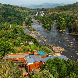 Sterling Athirappilly, hotel en Athirappilly