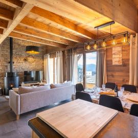 Les Chevreaux - Chalet avec vue montagne, hotel in Font-Romeu-Odeillo-Via