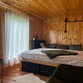 Maringotka Ovčárka, hotel a Čestín