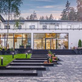 Hotel Przystań Przy Lesie, hotel em Lewiczyn