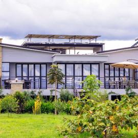 Viesnīca Tufaha Resort pilsētā Nanjuki