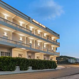 Paradise Art Hotel by Mr and Mrs White, готель у місті Андрос