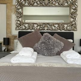 Cosy countryside stay near Bath with free parking