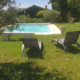 Gîte de la fontaine, hotel u gradu Buisson