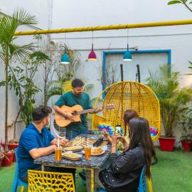 goSTOPS Delhi - Private Rooms & Dorms
