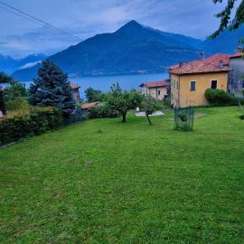 villetta con giardino privato