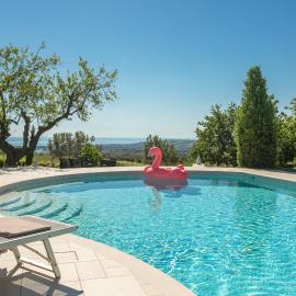 La Betulla - Ocean-Mountain View LUX, hotell sihtkohas Montone