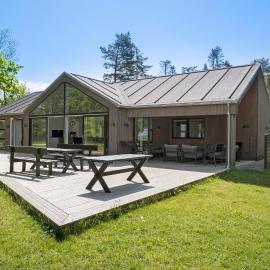 Stunning Home In Strøby With House Sea View, hotel in Strøby