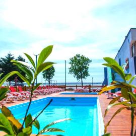 Voila Mamaia、ママイアのホテル